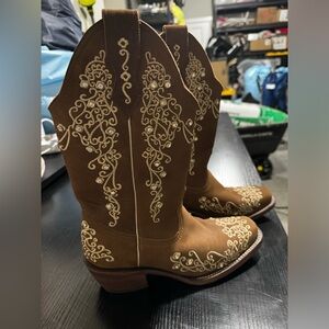 Women’s cowboy boots